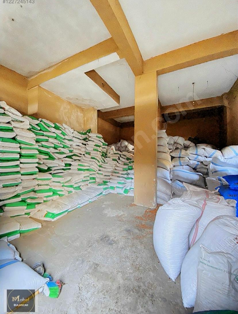 İŞLEK YOL ÜZERİ FIRSAT DÜKKAN